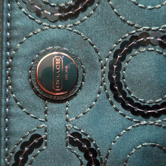 Coach Signature C Wristlet EUC - Picture 4 of 9